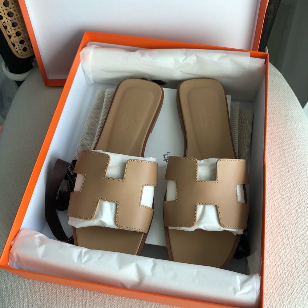 Hermes Oran Sandals - Beige Natura